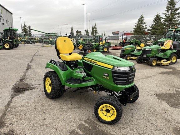 2020 John Deere X739