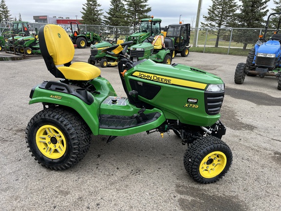 2020 John Deere X739