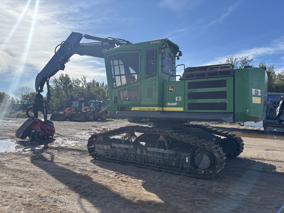 2018 John Deere 2154G