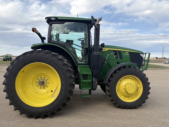 2025 John Deere 6R 175 - Photo4