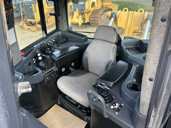 2015 John Deere 1050K