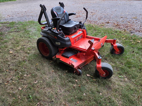 Used 2022 Kubota Z422KWT-60 Zero Turn Mowers at Koenig Equipment in Franklin, IN - Photo0