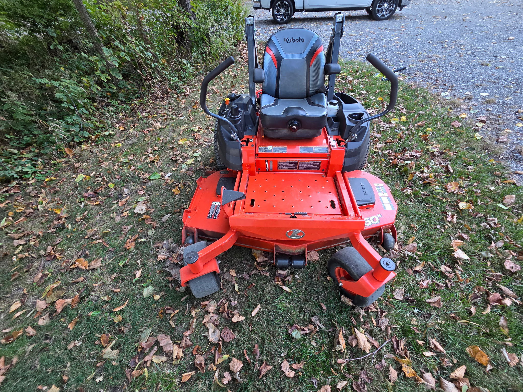 Used 2022 Kubota Z422KWT-60 Zero Turn Mowers at Koenig Equipment in Franklin, IN - PhotoXL1