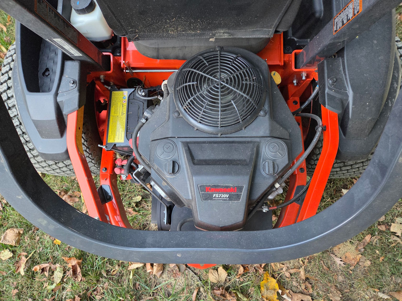 Used 2022 Kubota Z422KWT-60 Zero Turn Mowers at Koenig Equipment in Franklin, IN - PhotoXL5