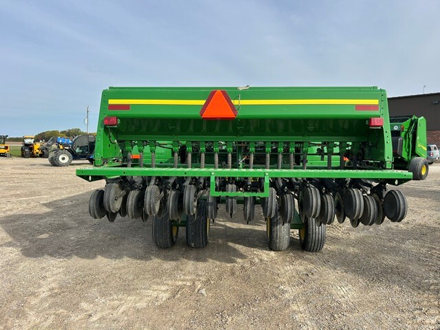 2008 John Deere 455 Box Drills