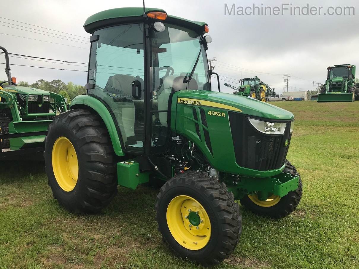 2021 John Deere 4052R Image 1