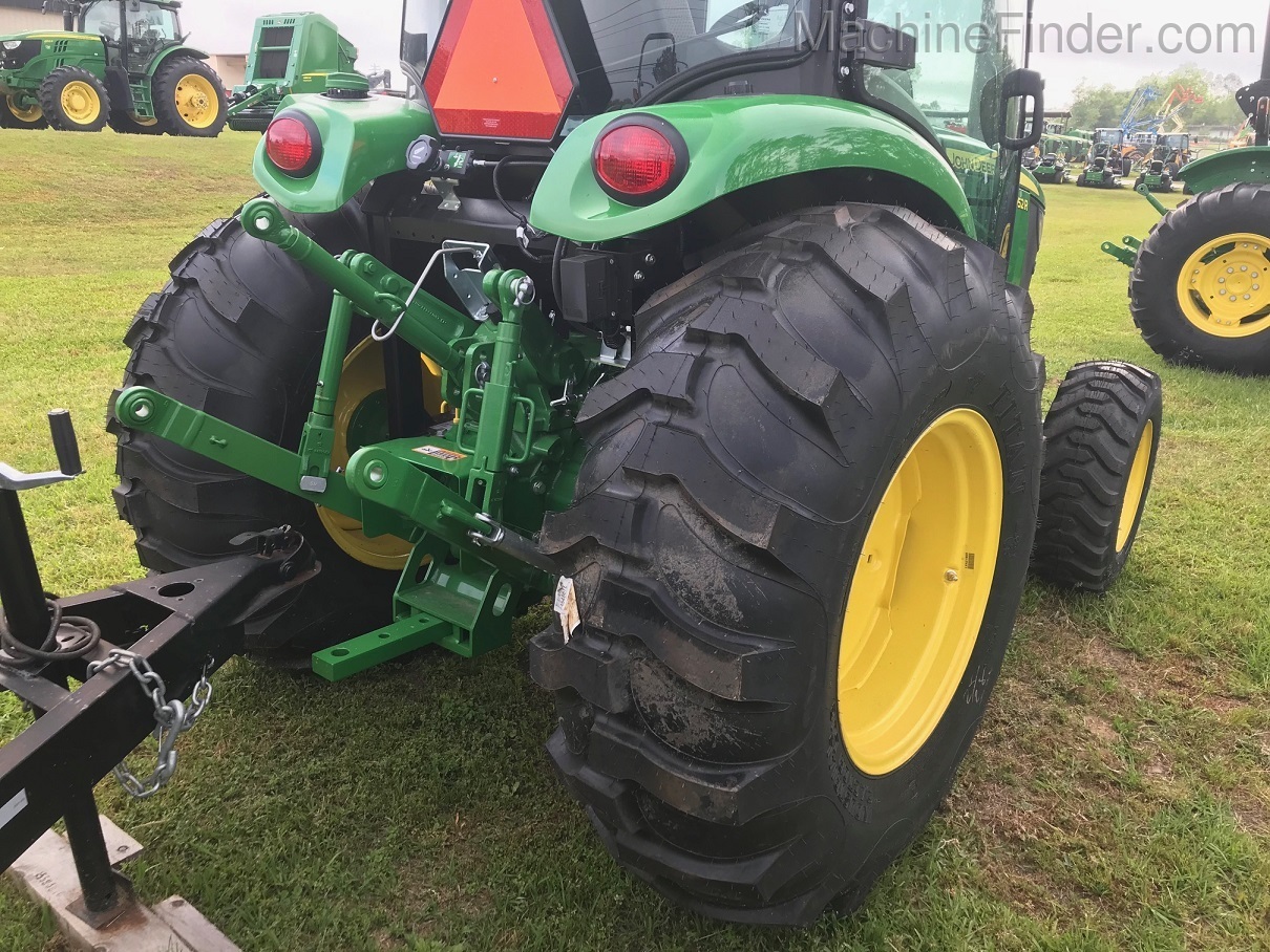 2021 John Deere 4052R Image 3