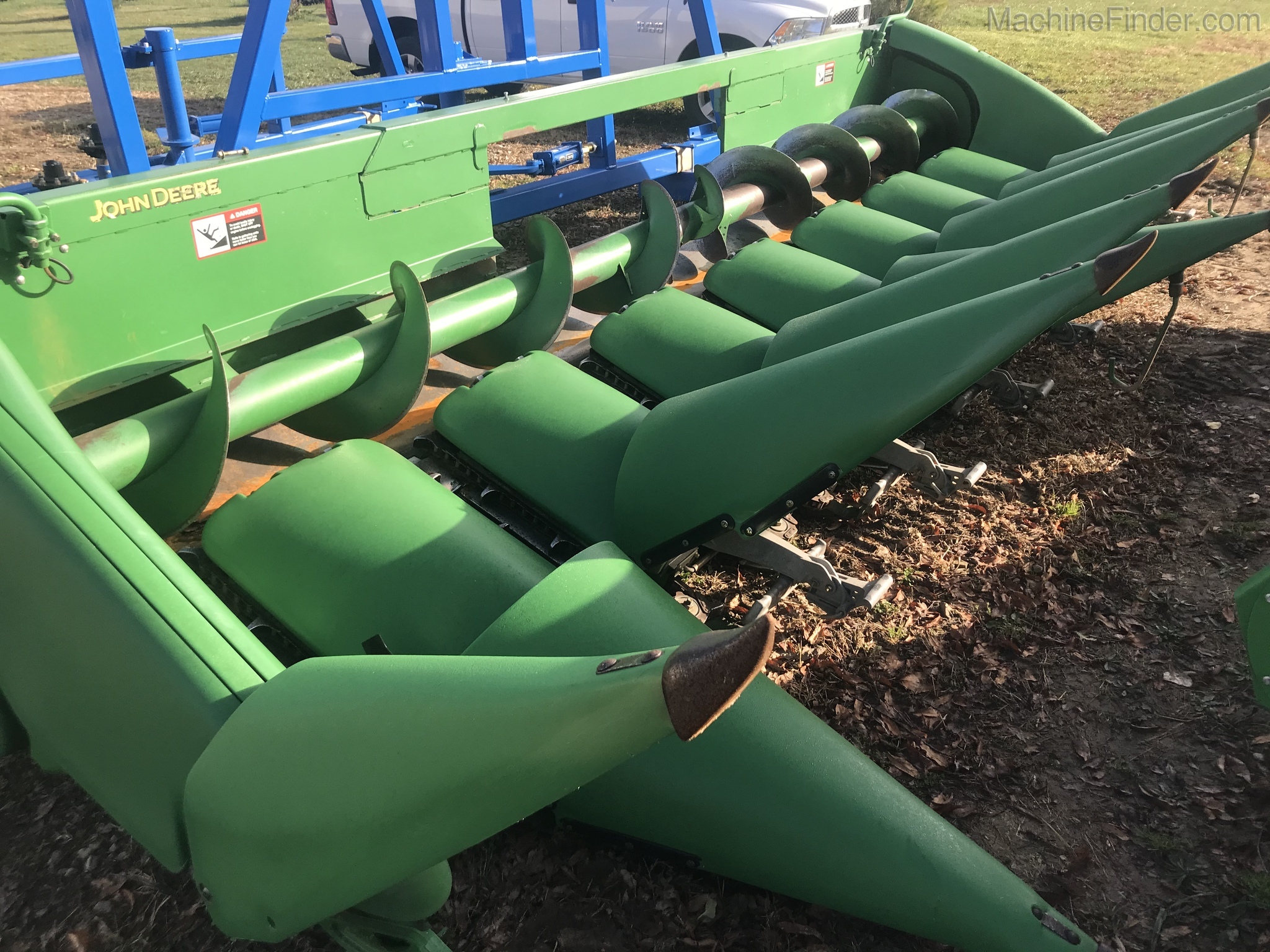 2010 John Deere 608C Image 4