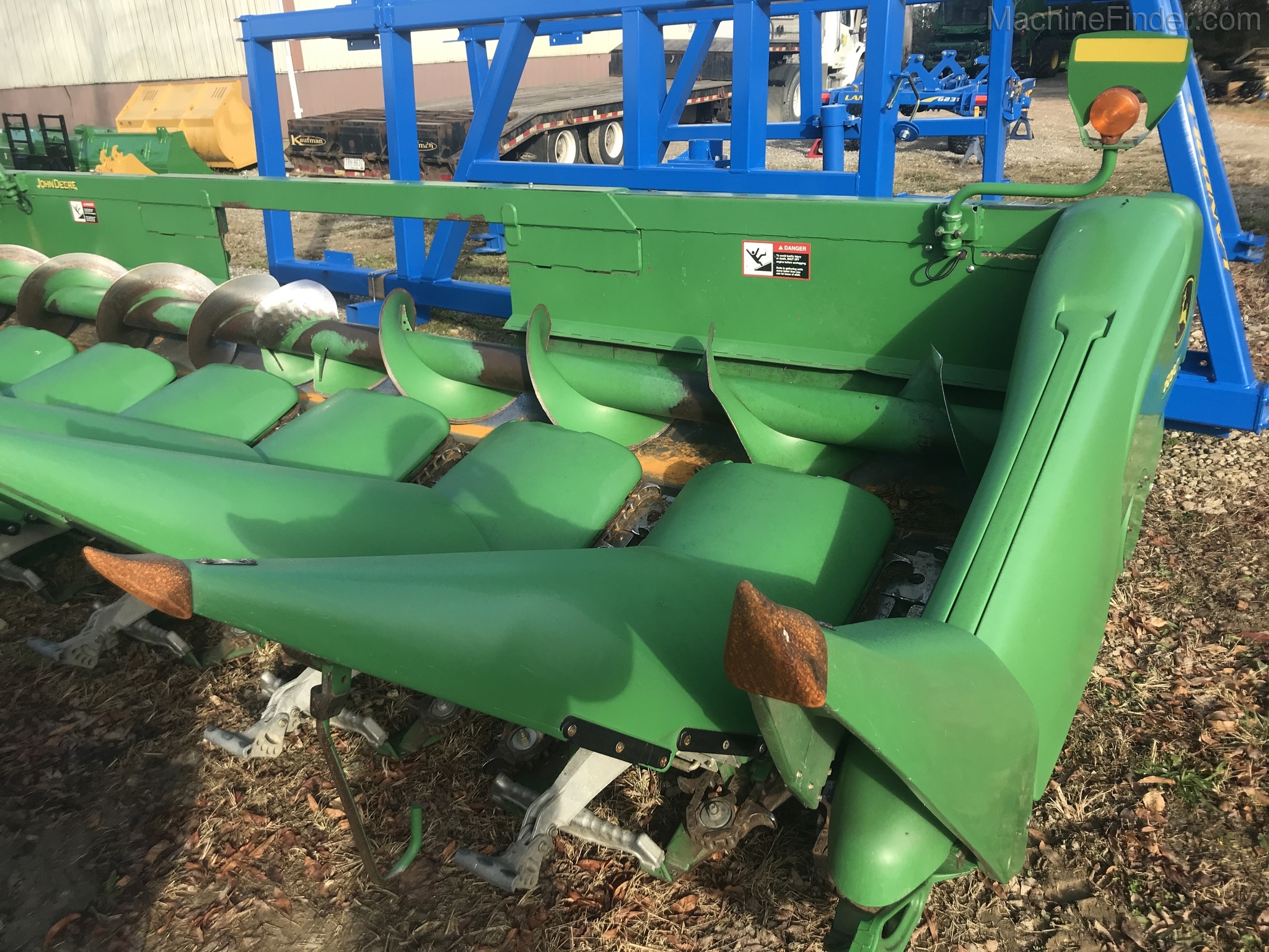 2010 John Deere 608C Image 3