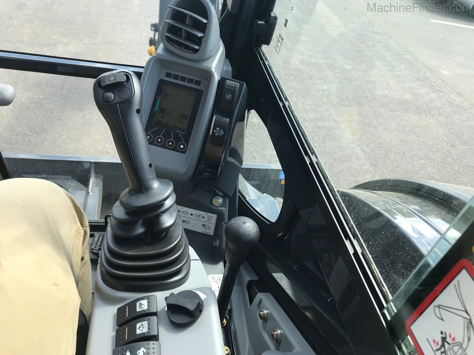 2021 John Deere 50G Image 11