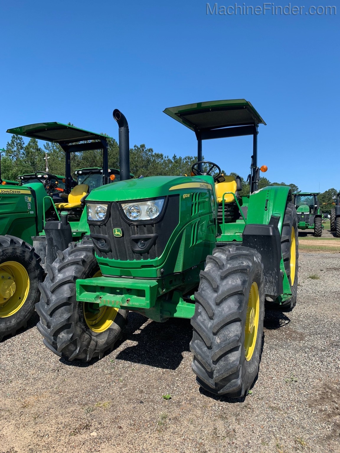 2017 John Deere 6110M Image 1
