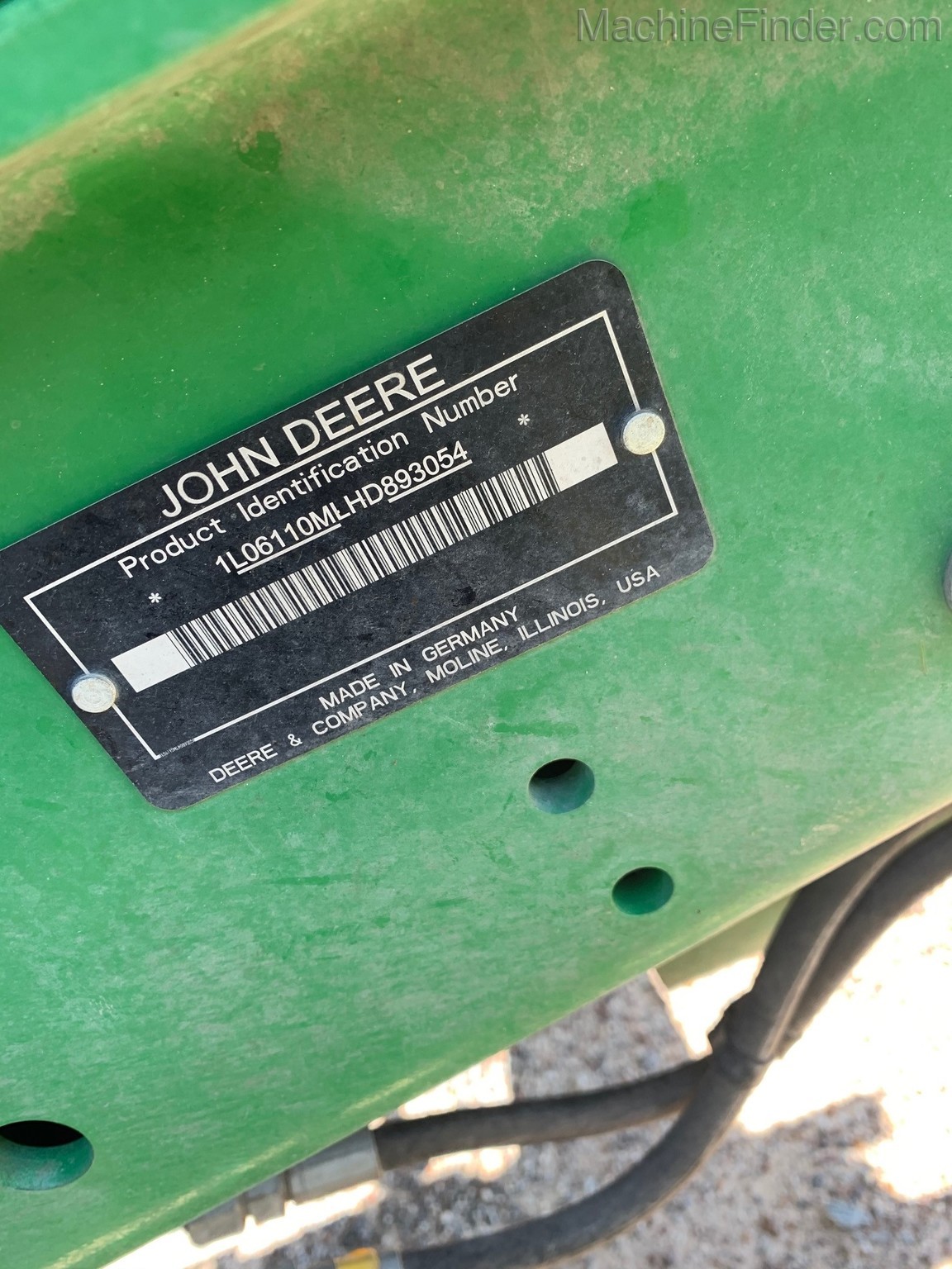 2017 John Deere 6110M Image 6