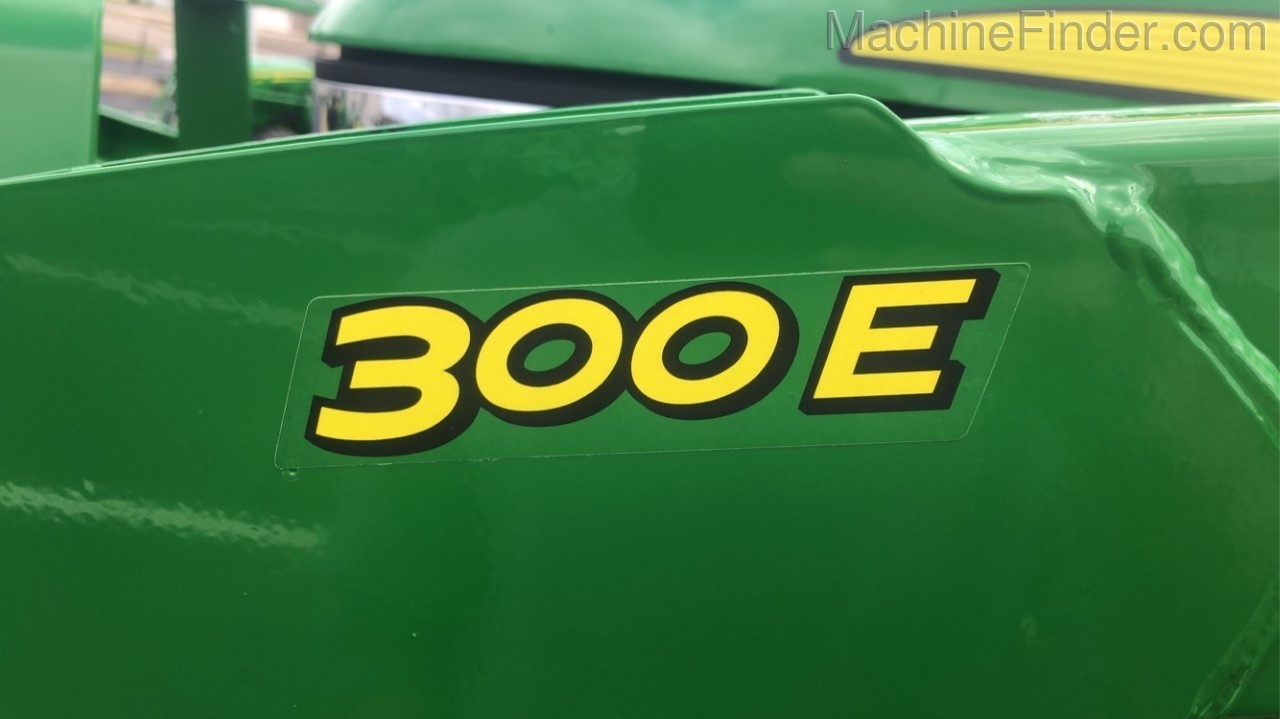 2020 John Deere 3032E Image 7