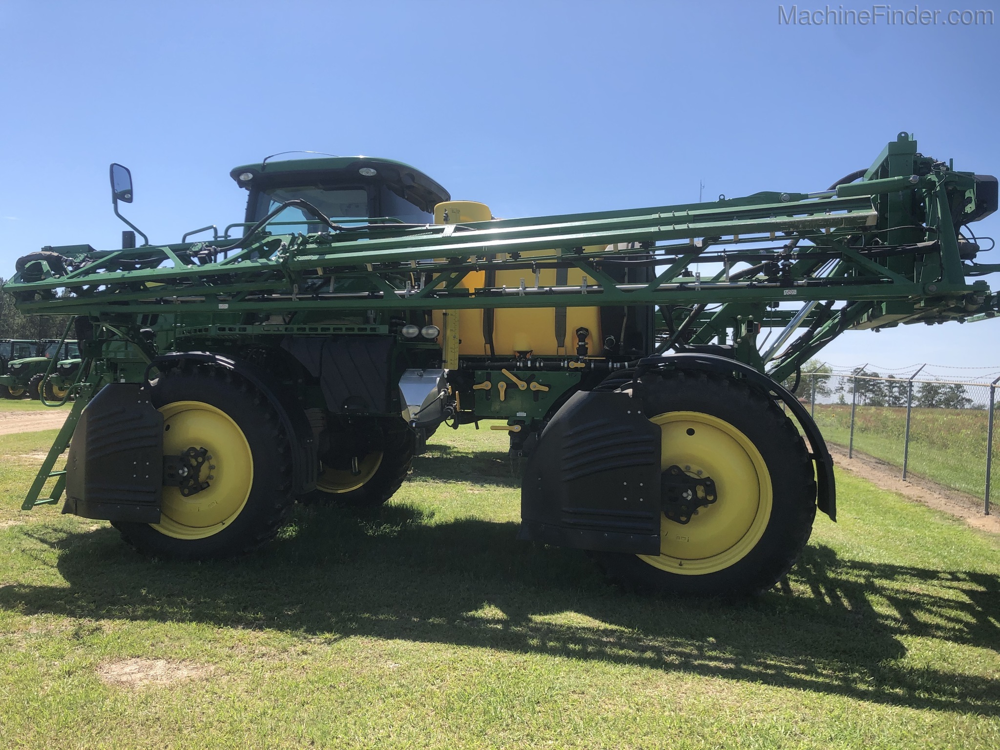 2018 John Deere R4030 Image 1