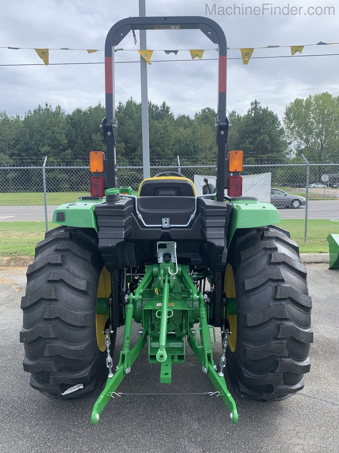 2020 John Deere 4044M Image 3