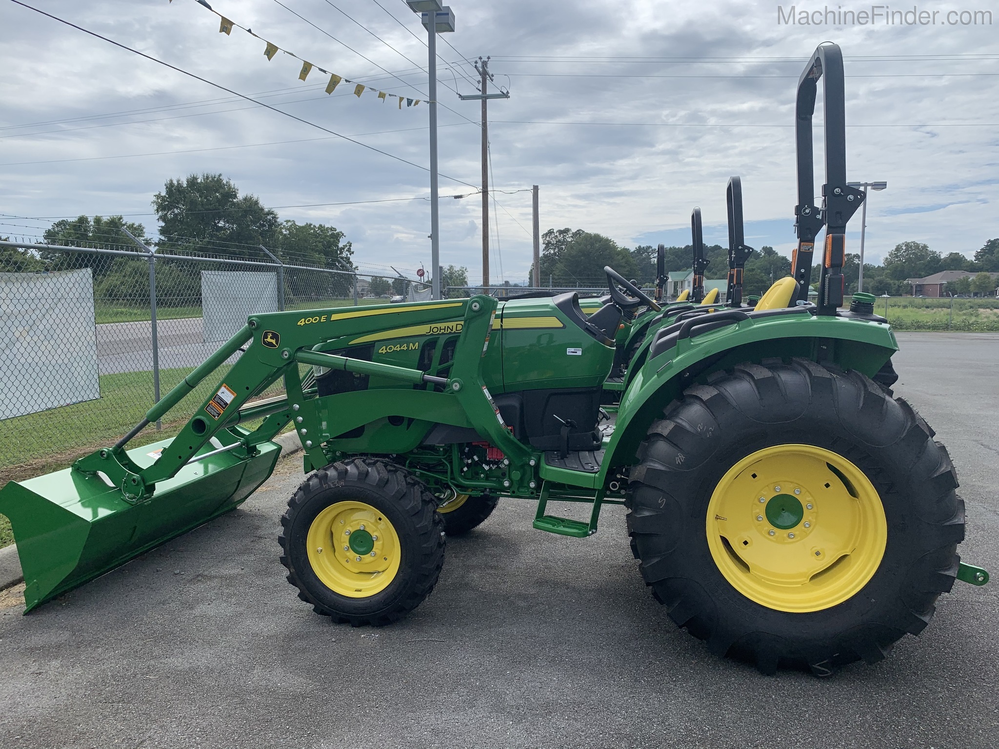 2020 John Deere 4044M Image 1