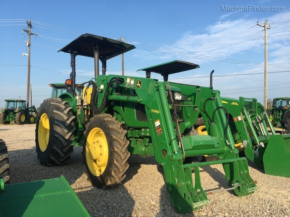 2017 John Deere 5075E Image 3