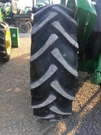 2017 John Deere 5075E Image 5