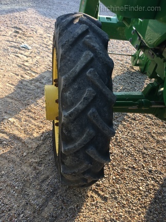 2017 John Deere 5075E Image 6