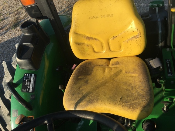 2017 John Deere 5075E Image 8