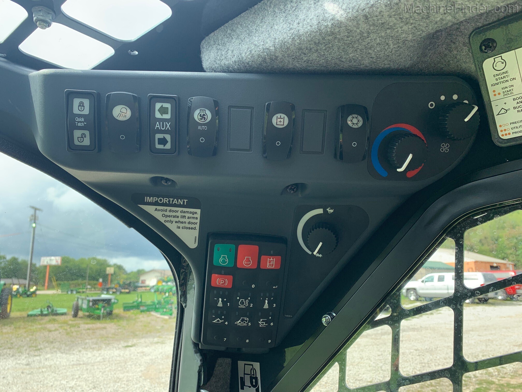 2020 John Deere 333G Image 10