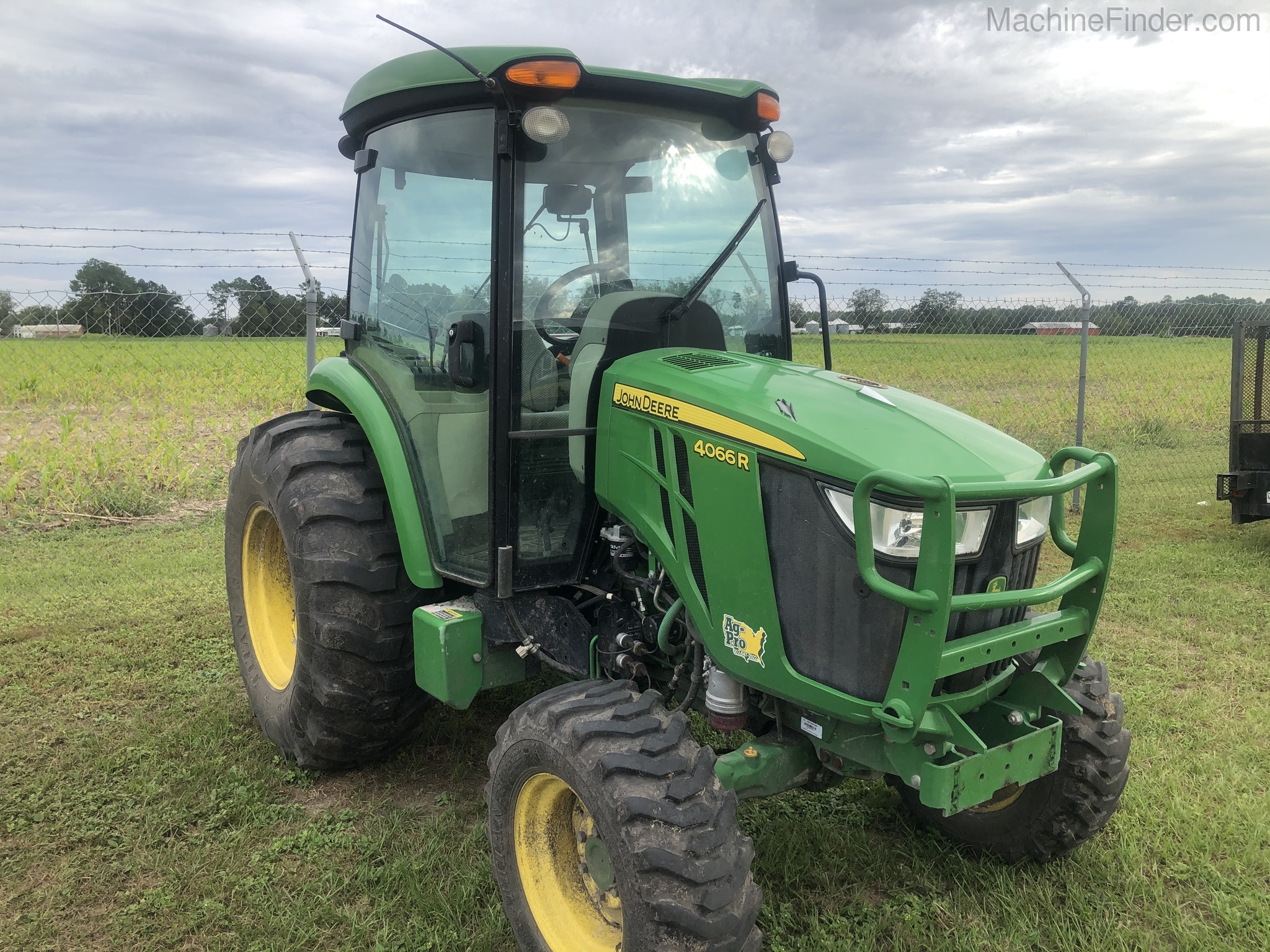 2018 John Deere 4066R Image 2