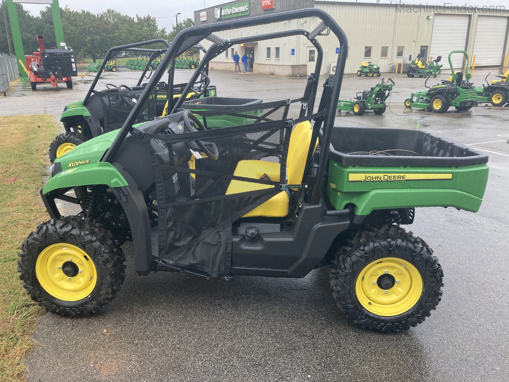 2020 John Deere XUV560E Image 3