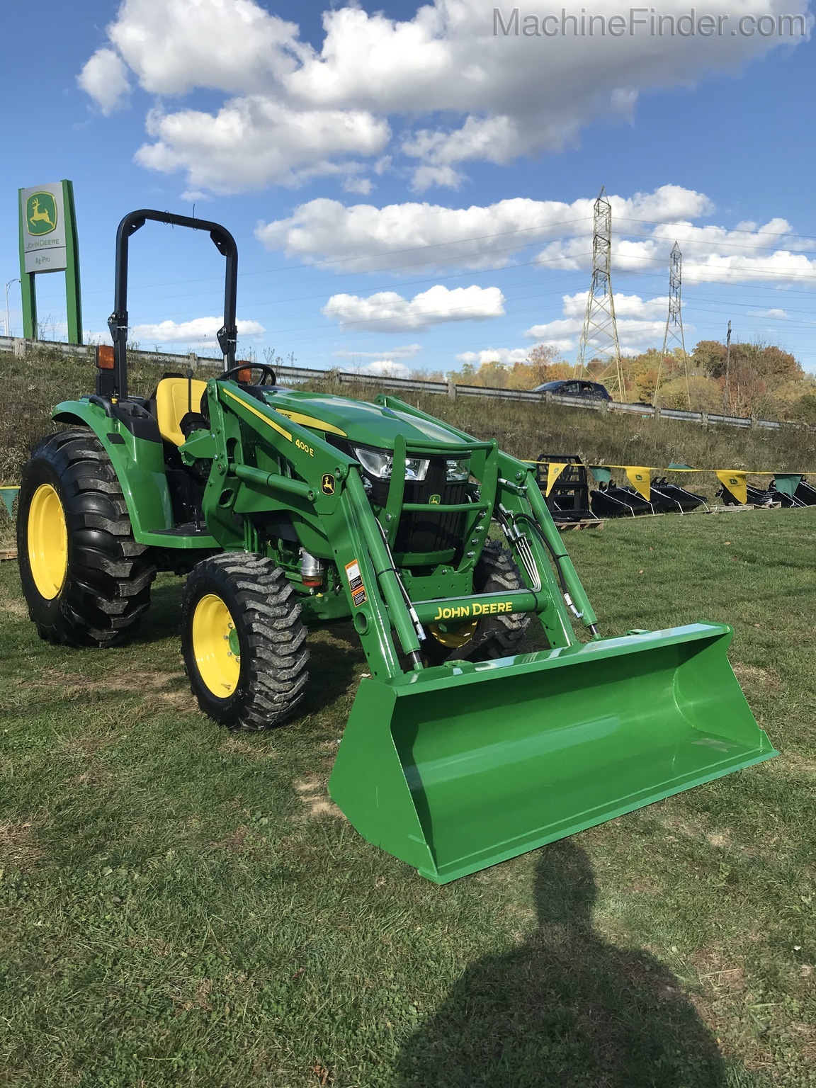 2019 John Deere 4066M Image 1