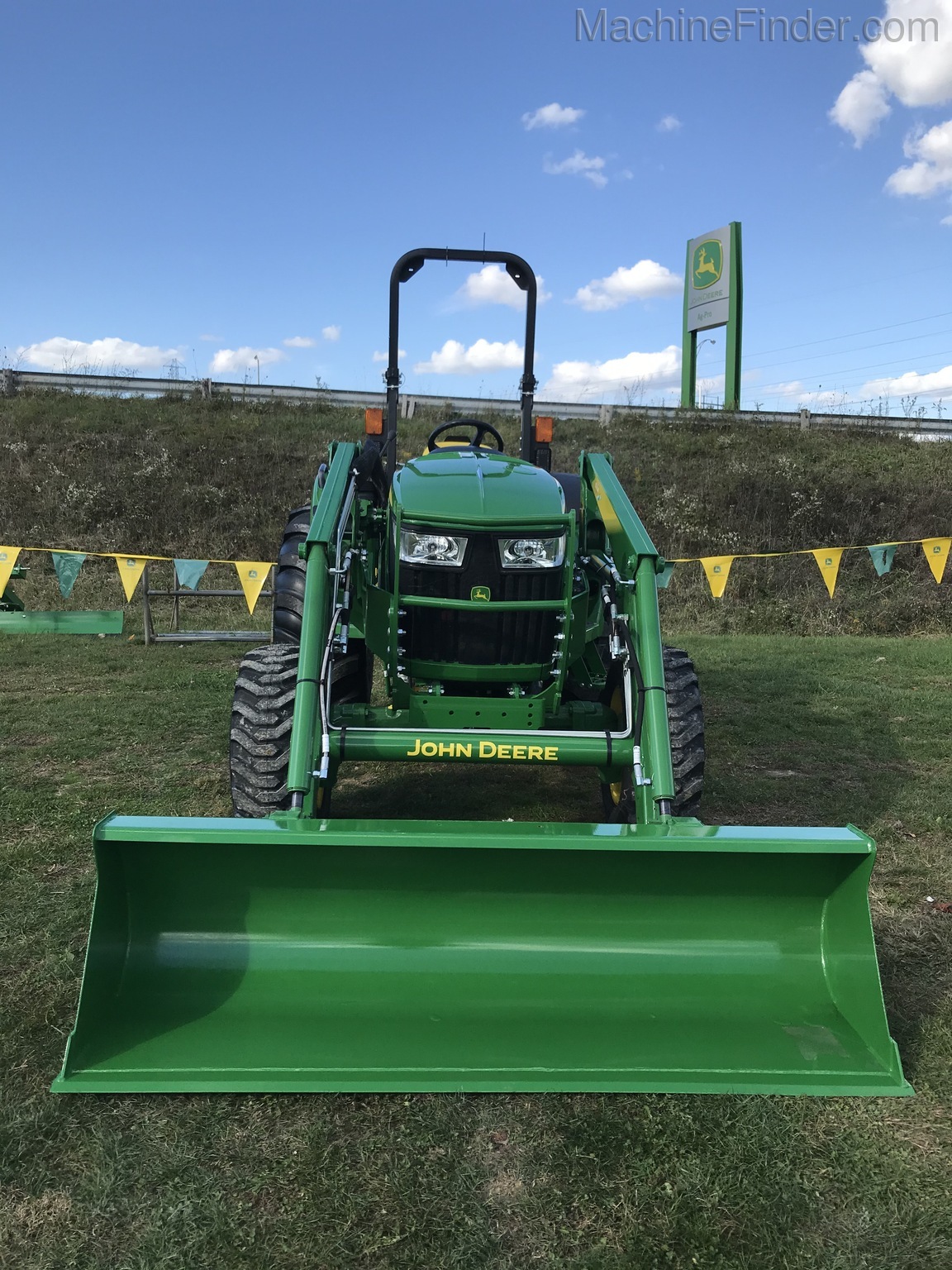 2019 John Deere 4066M Image 2