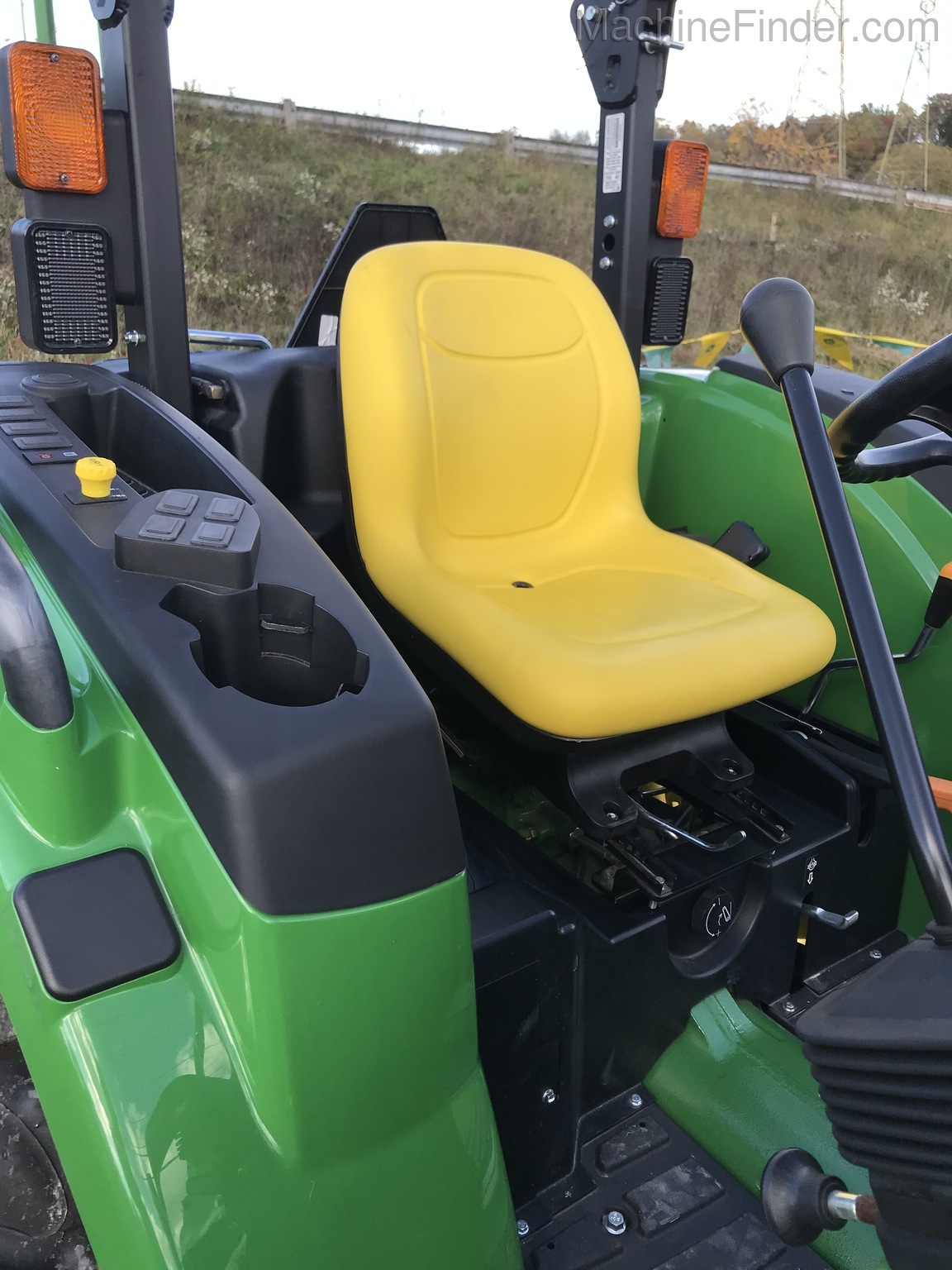 2019 John Deere 4066M Image 11