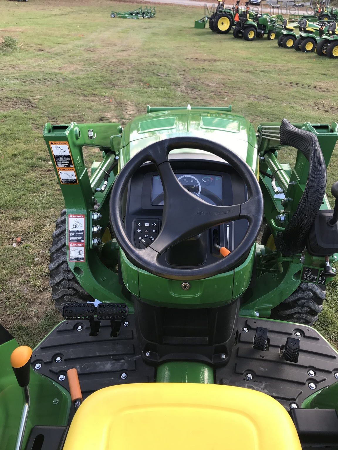 2019 John Deere 4066M Image 10