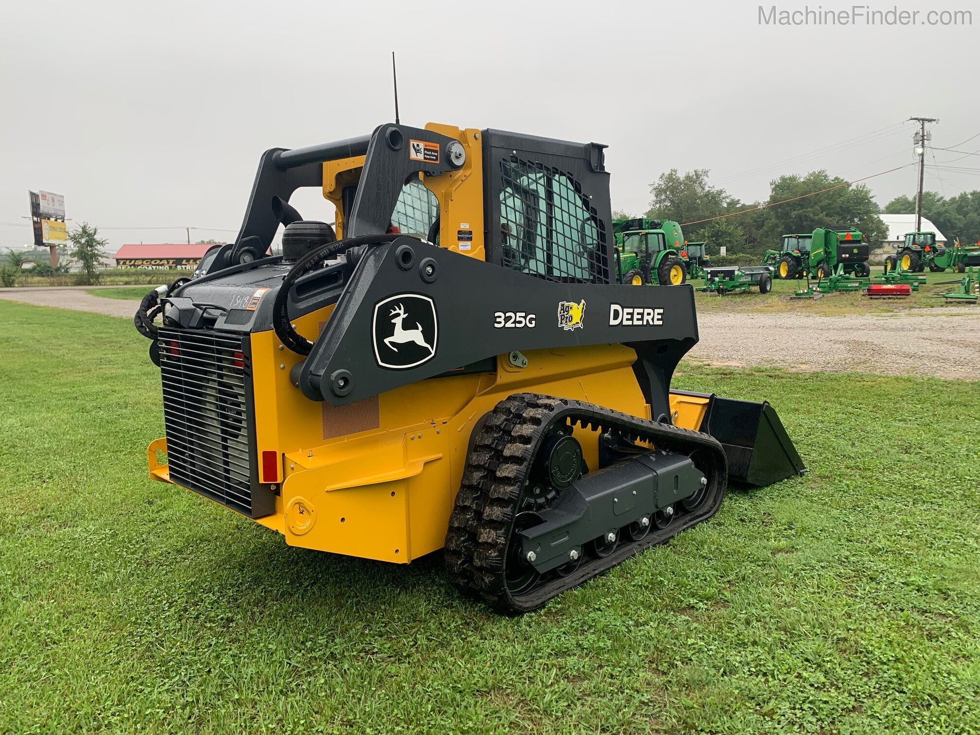 2020 John Deere 325G Image 4