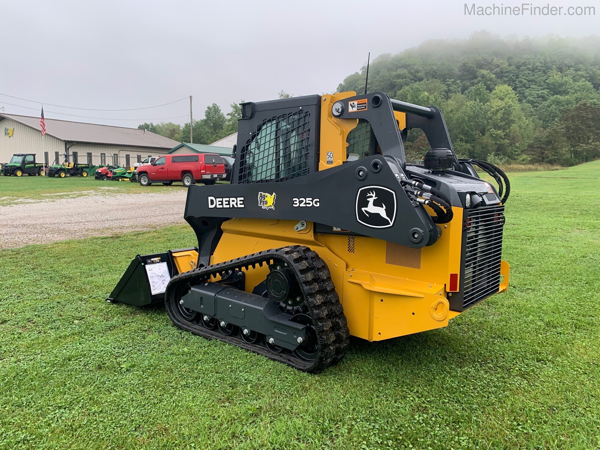 2020 John Deere 325G Image 6