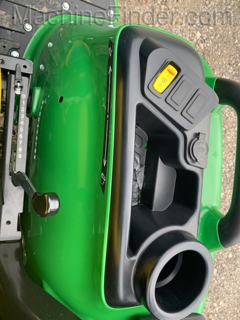 2020 John Deere 3032E Image 7