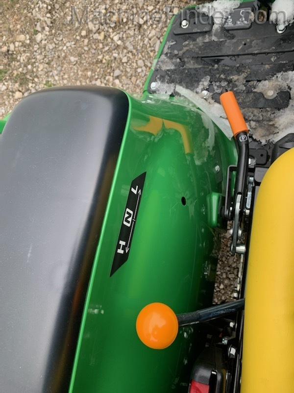 2020 John Deere 3032E Image 6
