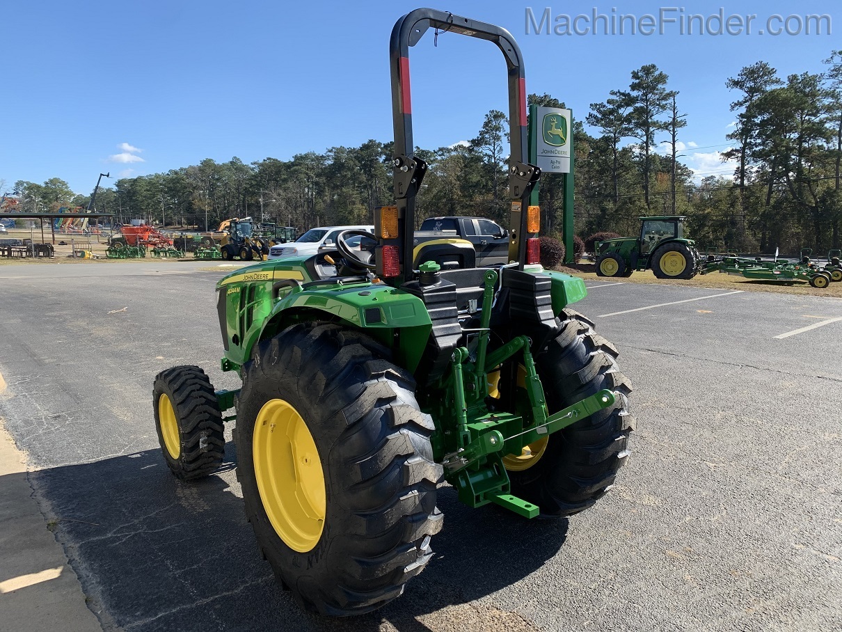 2021 John Deere 4044M Image 5