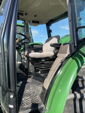 2016 John Deere 5085E Image 8