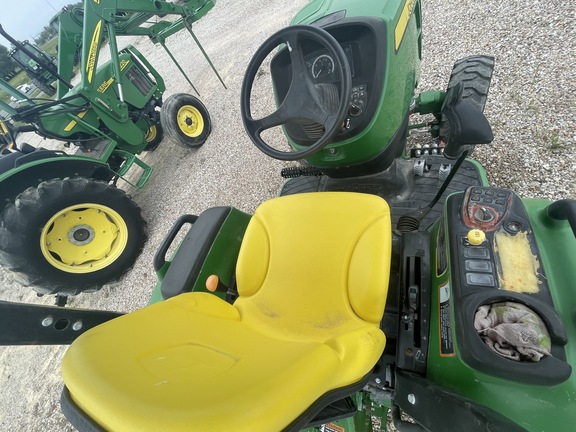 2017 John Deere 3033R Image 7