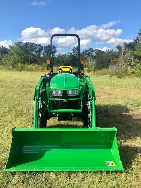 2023 John Deere 3038E Image 2