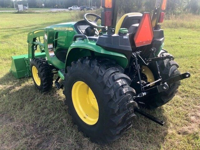2023 John Deere 3038E Image 7