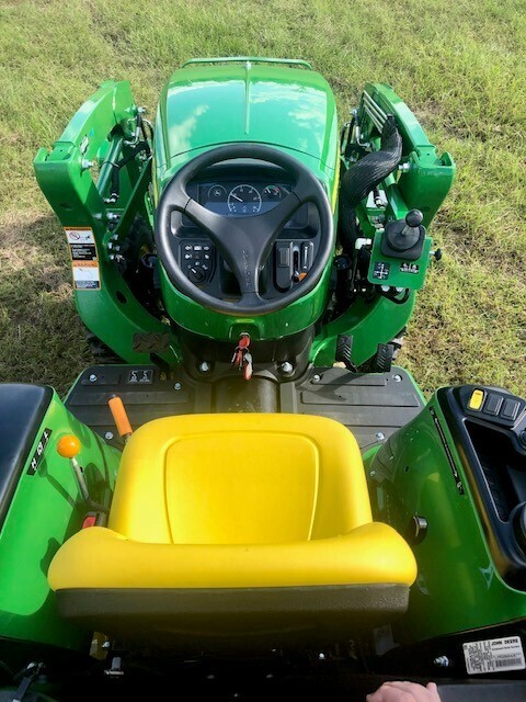 2023 John Deere 3038E Image 9