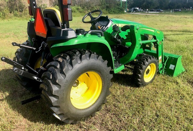 2023 John Deere 3038E Image 5