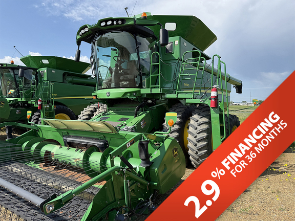 Photo of a 2013 John Deere S690