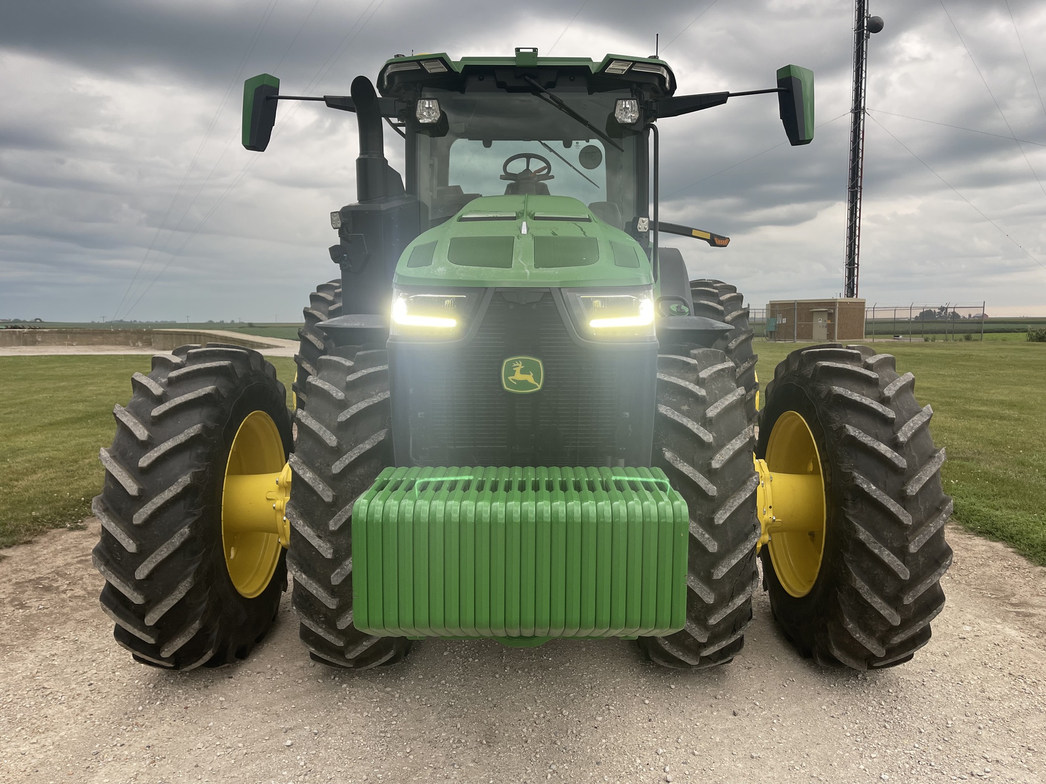  2023 John Deere 8R 370 at Heritage Tractor in Princeton, IL