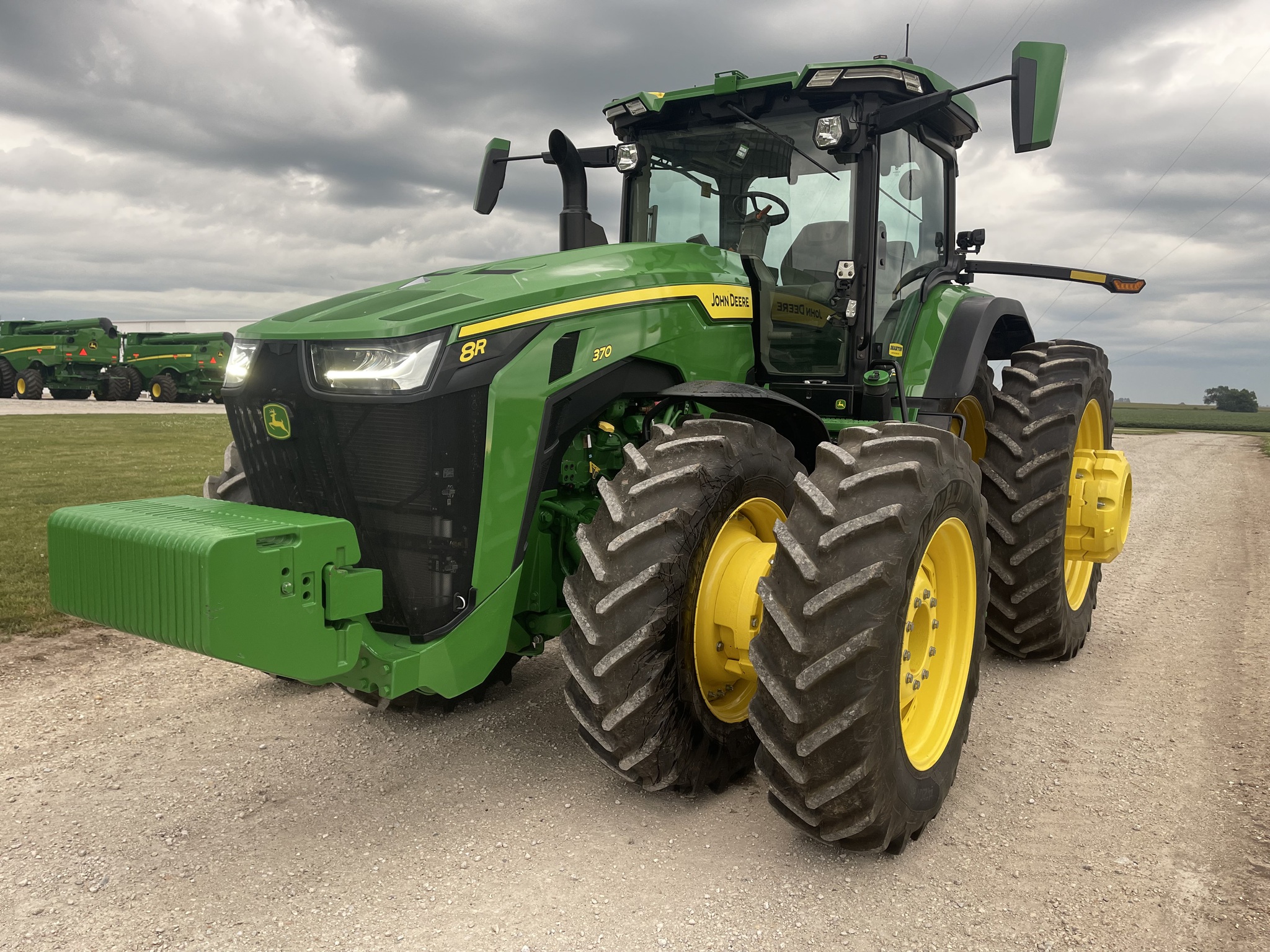  2023 John Deere 8R 370 at Heritage Tractor in Princeton, IL