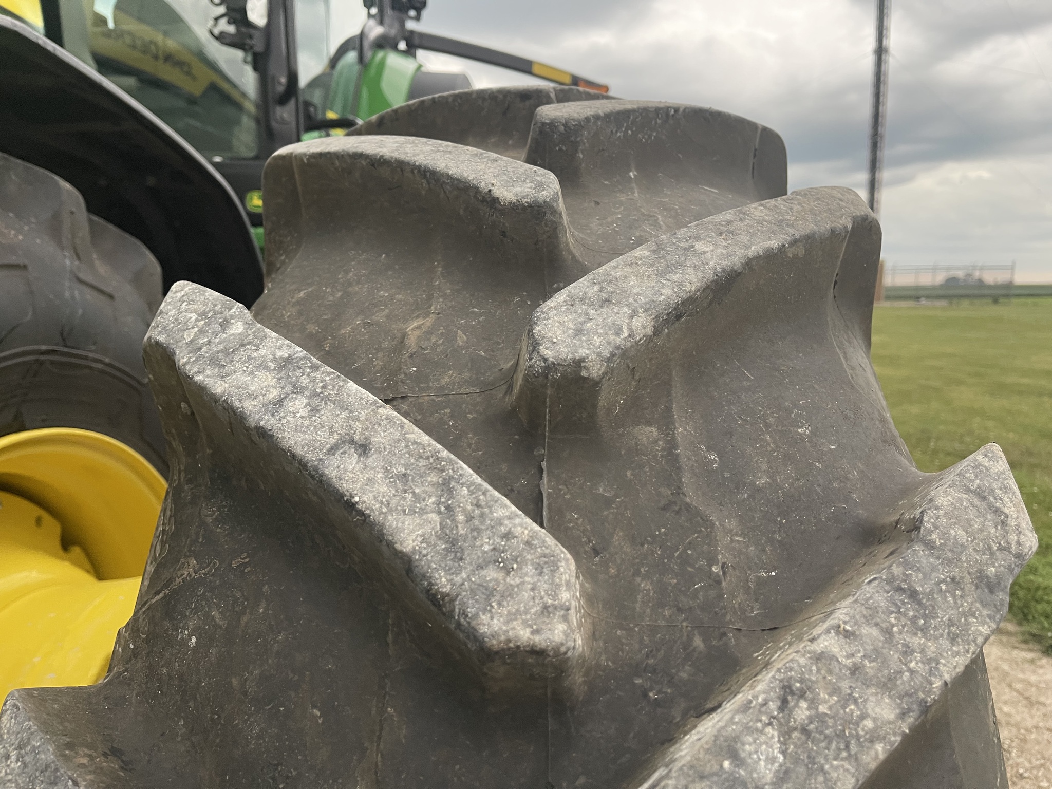  2023 John Deere 8R 370 at Heritage Tractor in Princeton, IL