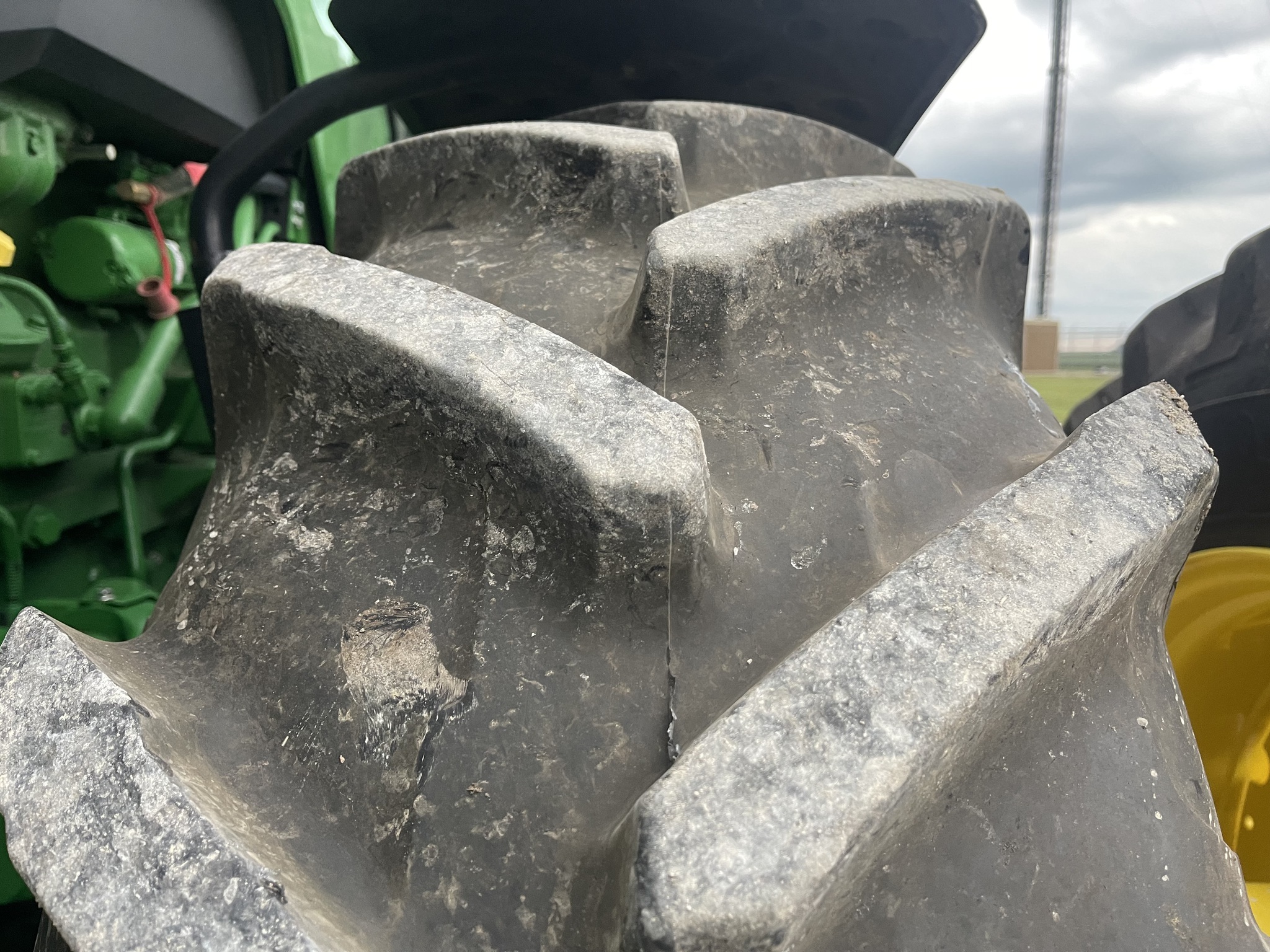  2023 John Deere 8R 370 at Heritage Tractor in Princeton, IL