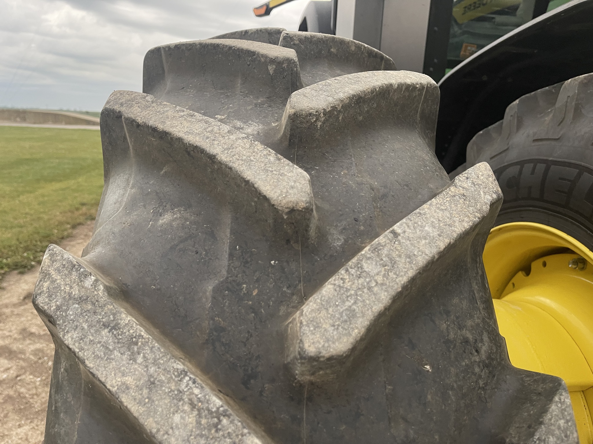  2023 John Deere 8R 370 at Heritage Tractor in Princeton, IL