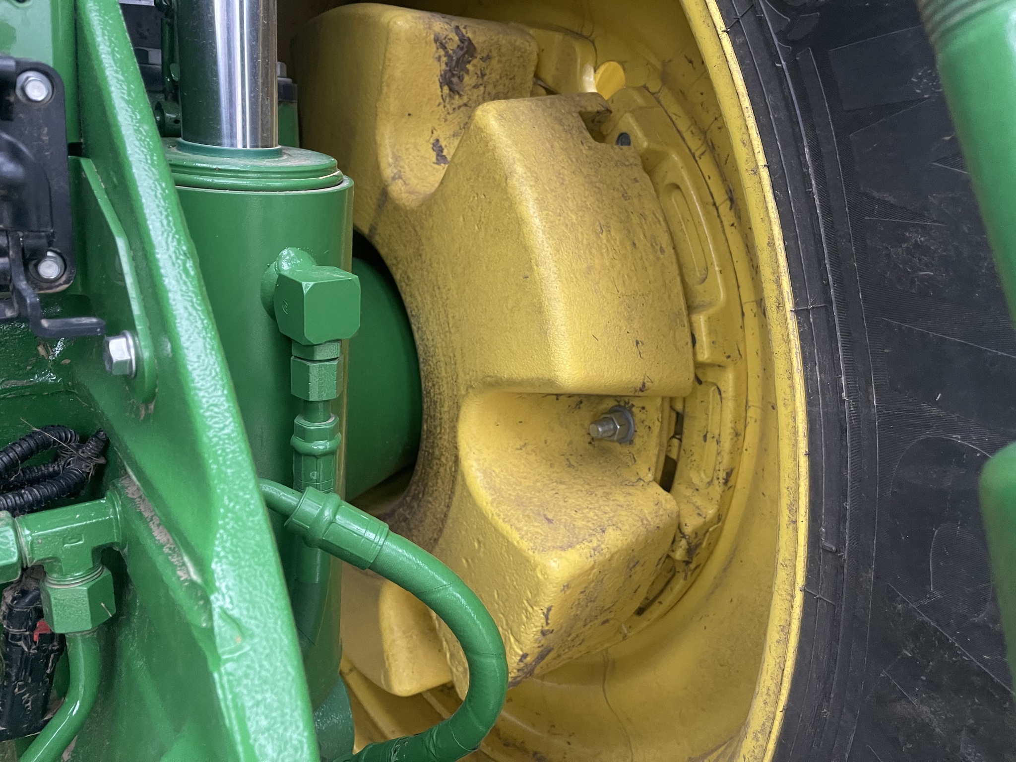  2023 John Deere 8R 370 at Heritage Tractor in Princeton, IL