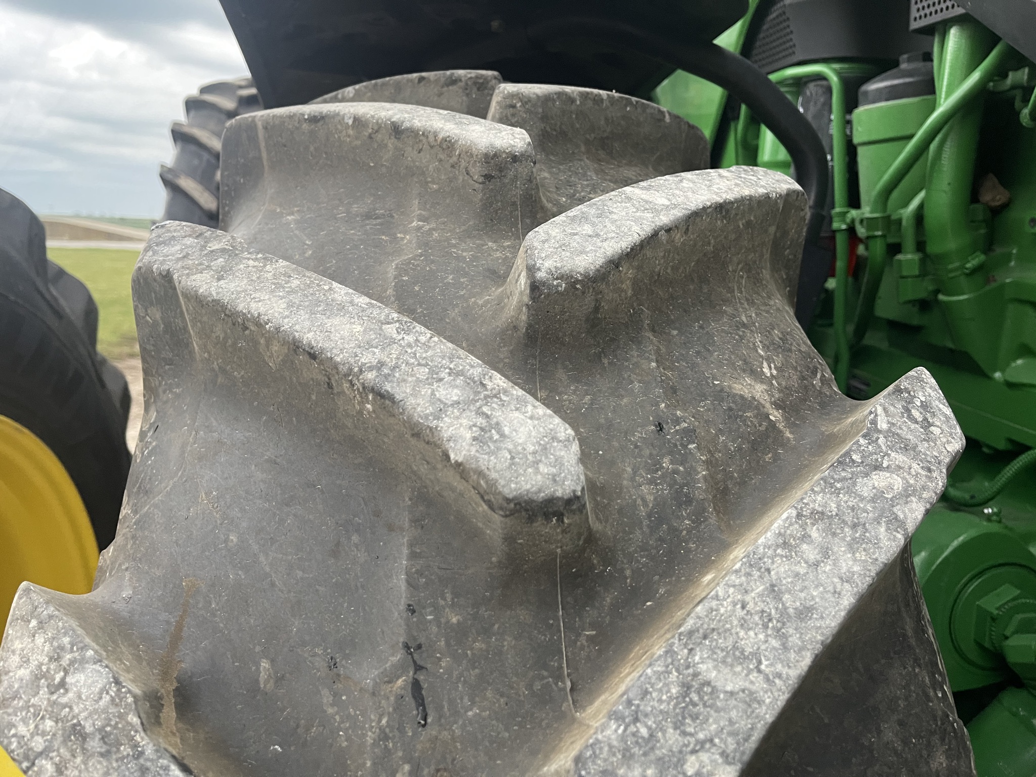  2023 John Deere 8R 370 at Heritage Tractor in Princeton, IL